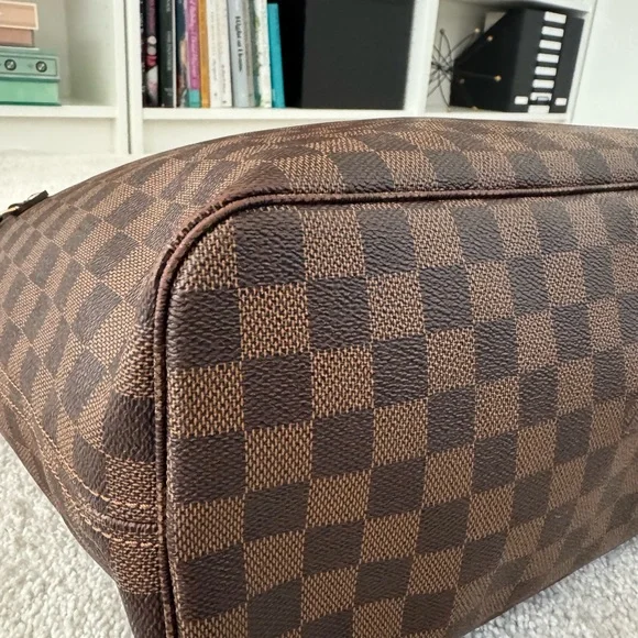 Louis Vuitton Neverfull MM Damier - Picture 8 of 16
